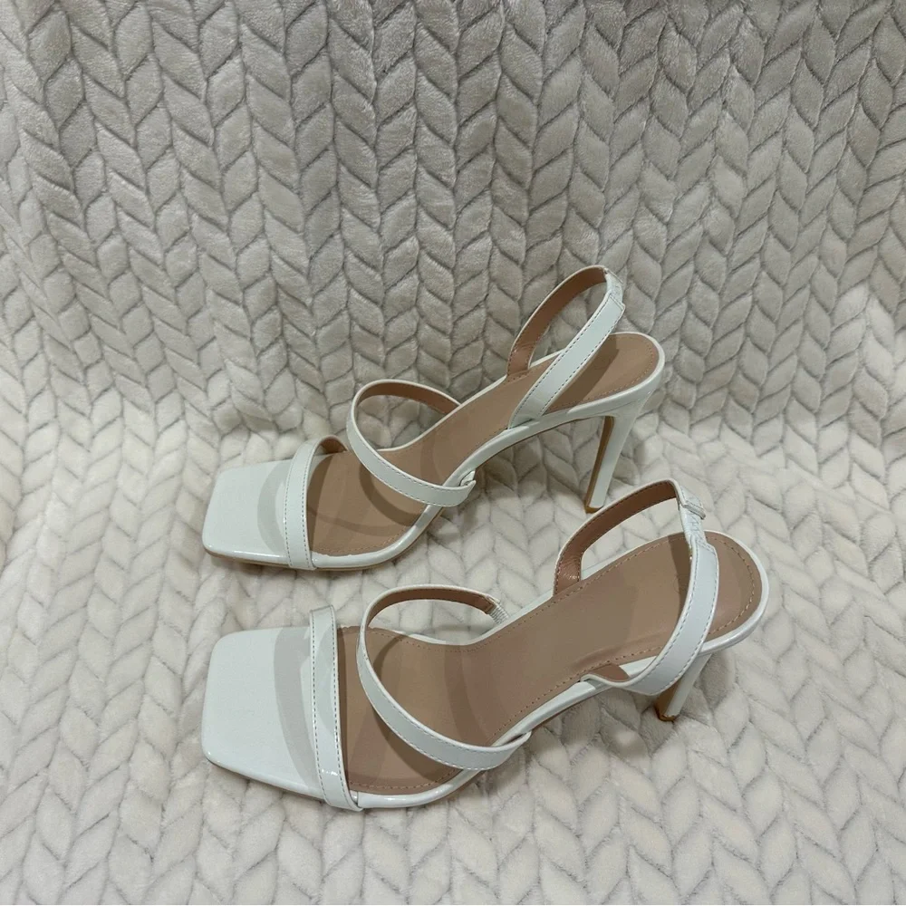 White patient heels - Picture 3 of 7